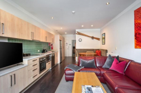 Lantern 1 Bedroom terrace with car space and mountain view